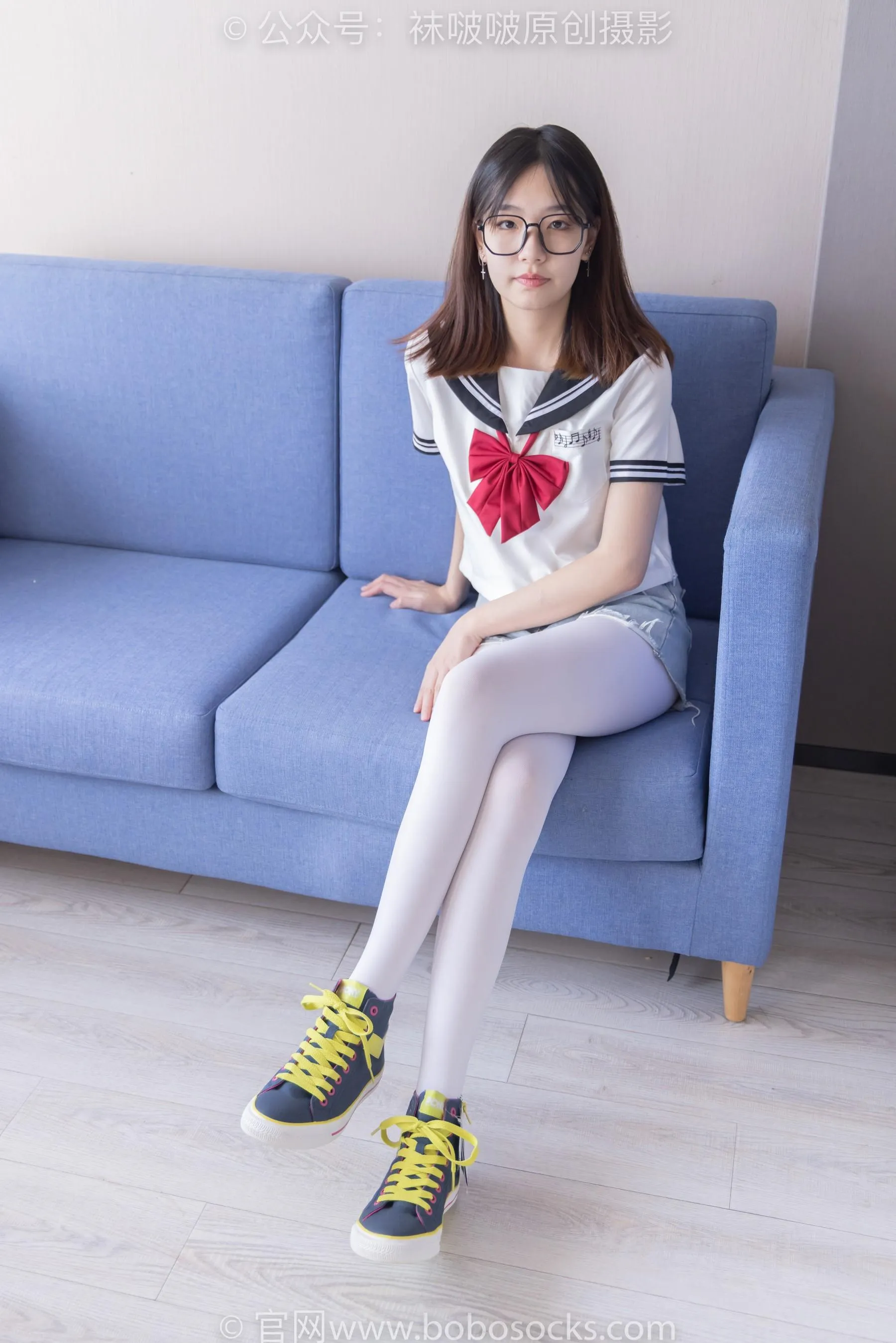 [BoBoSocks袜啵啵]NO.215 小甜豆-三双帆布鞋板鞋、厚白丝、黑丝 [90P]插图1